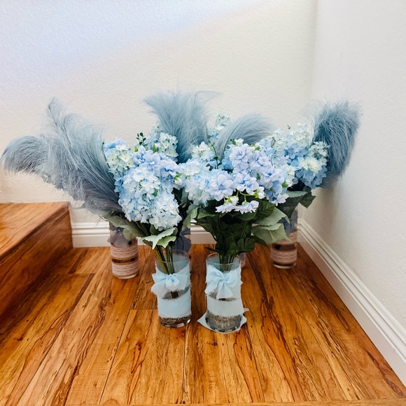 Elegant Blue Floral Arrangement